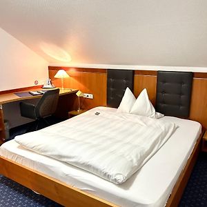 Standard Zimmer mit Kingsize-Bett